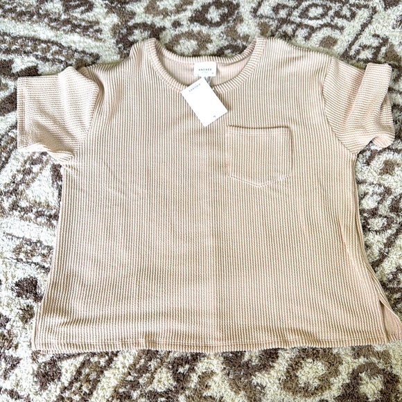 Andree by unit top - Picture 1 of 2